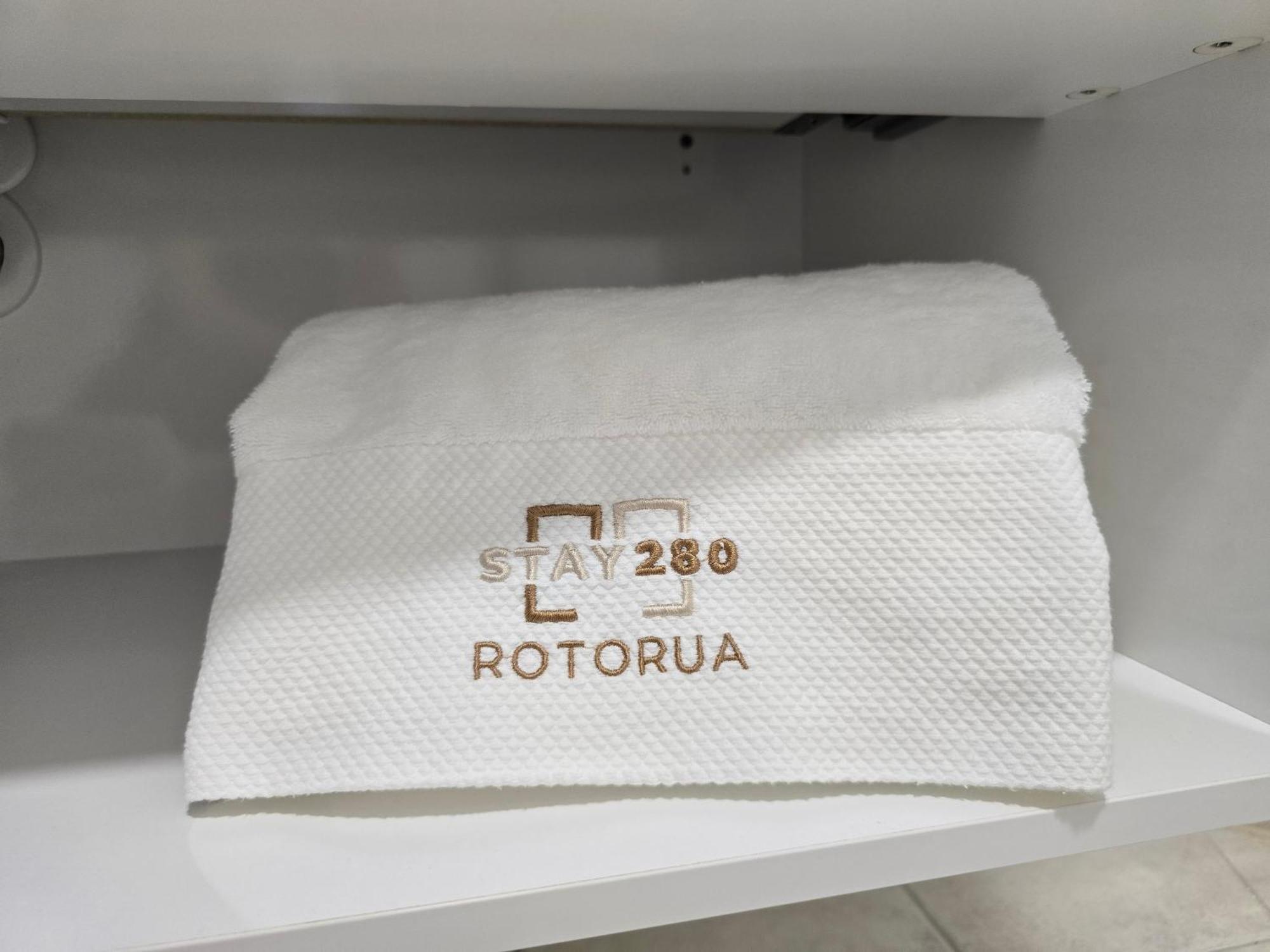 Stay 284 Rotorua - Refurbished Modern Accommodation Kültér fotó